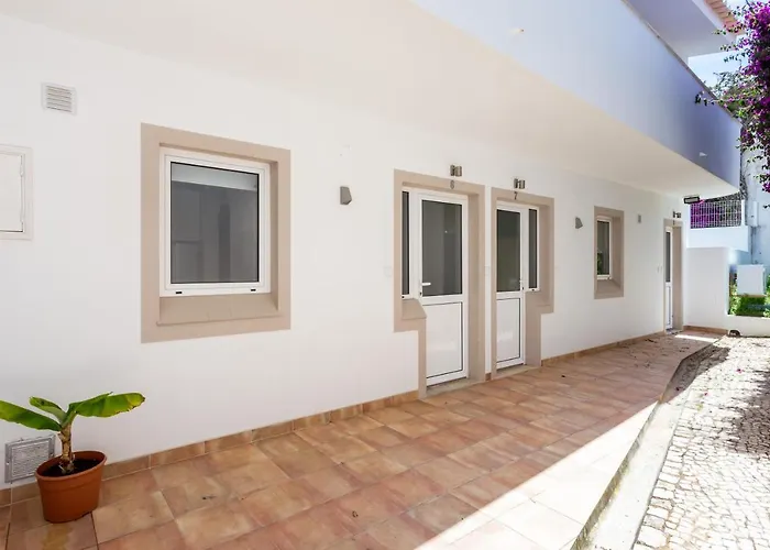 Daire Mariners - Bright And Stylish